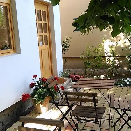 Ethno&coffee House Tulip 3*